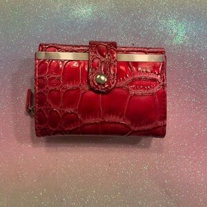 Elegant Red Crocodile-Embossed Women's Wallet